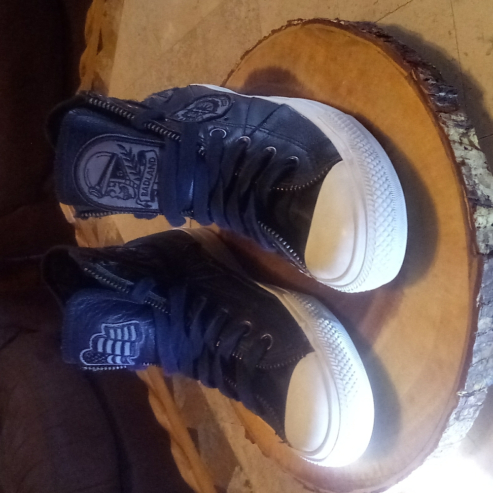 (Rare)Chuck Taylor Leather 7-M 9-W
